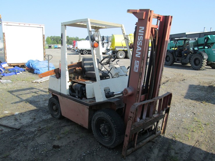 #53863-•-*inop-nissan-cushion-tire-forklift-inv#53863-image-2