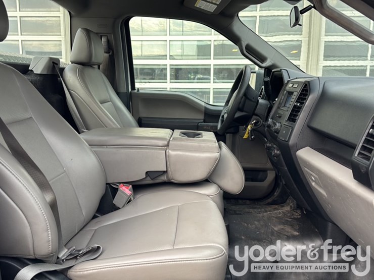 2020-ford-f150-image-28