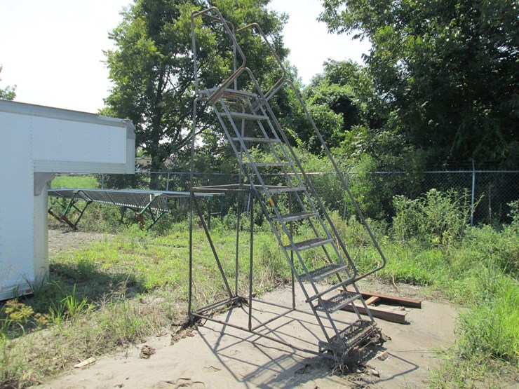 #53896-•-2'wx8't-rolling-stairs-inv#53896-image-1