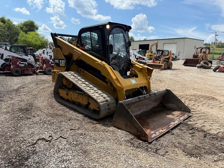 2018-caterpillar-299d2-xps-image-6