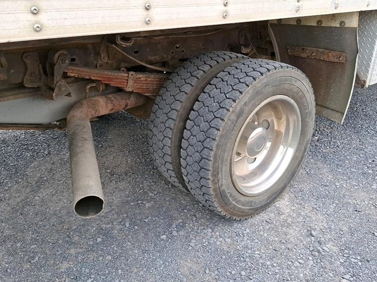 2011-ford-f550-image-25