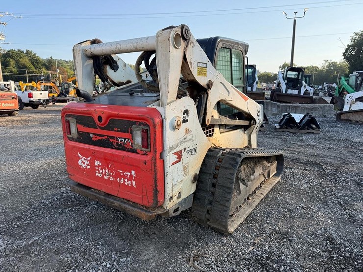 2018-bobcat-t740-image-4