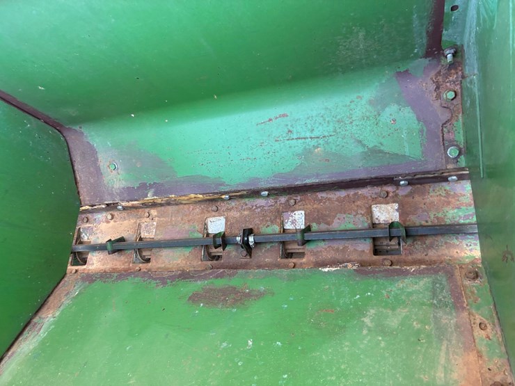 john-deere-8200-image-9