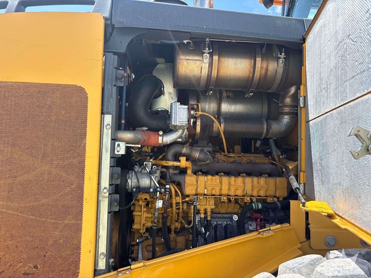 2019-deere-624l-image-12
