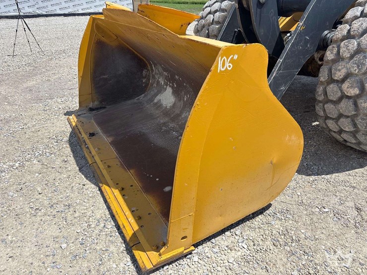2019-deere-624l-image-34