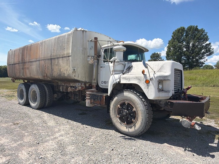 2000-mack-dm690sx-image-3