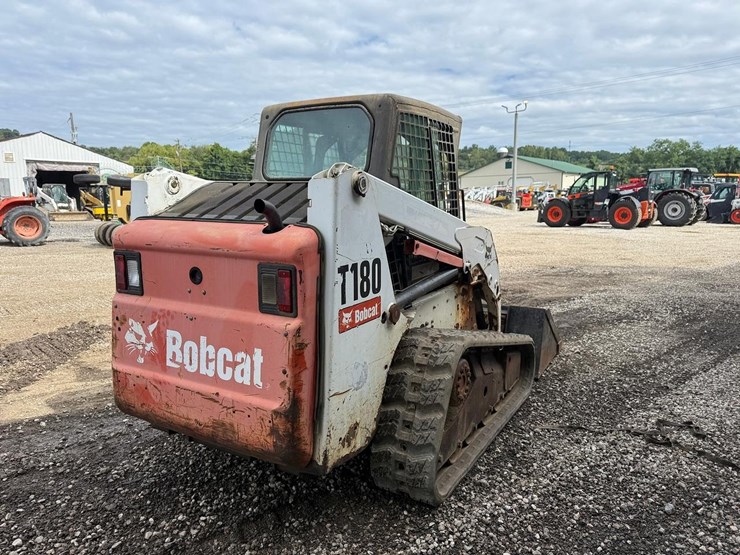 2012-bobcat-t180-image-4