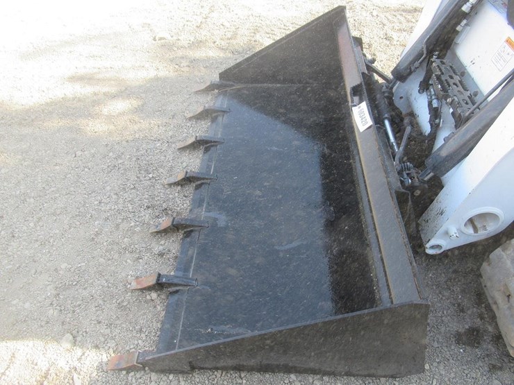 wildcat-78"-skid-steer-tooth-bucket-image-2