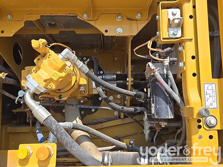 2019-caterpillar-336-image-41