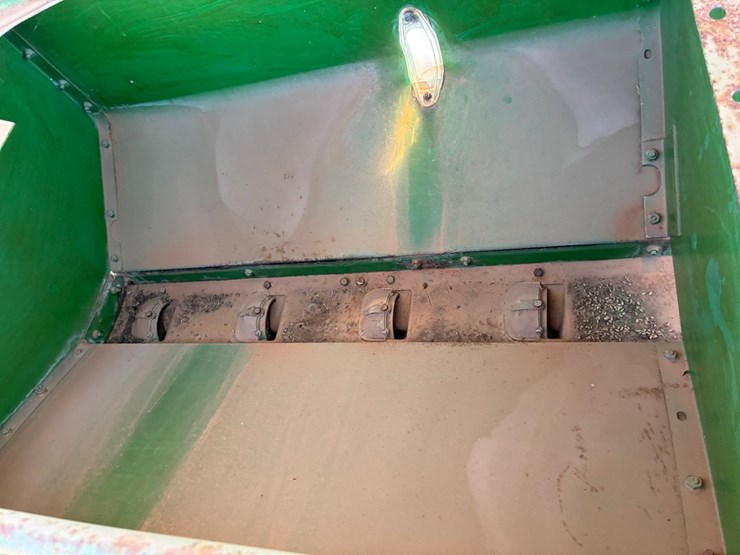 john-deere-8300-image-8