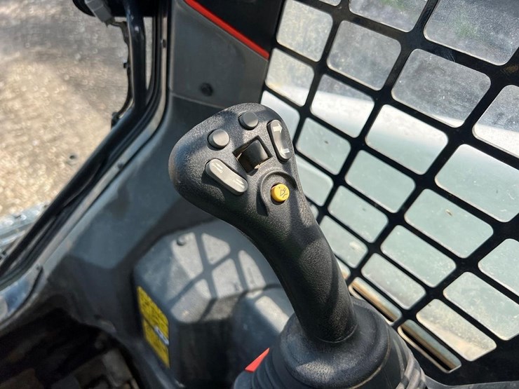 bobcat-t64-image-22