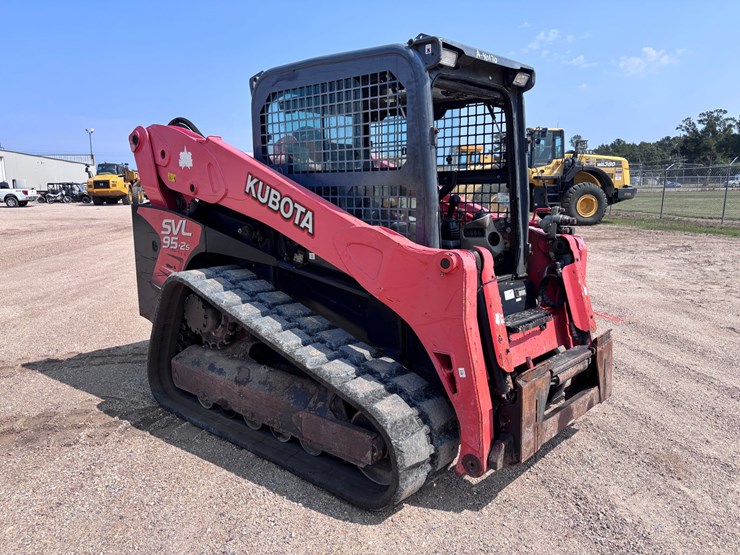2017-kubota-svl95-2s-image-2
