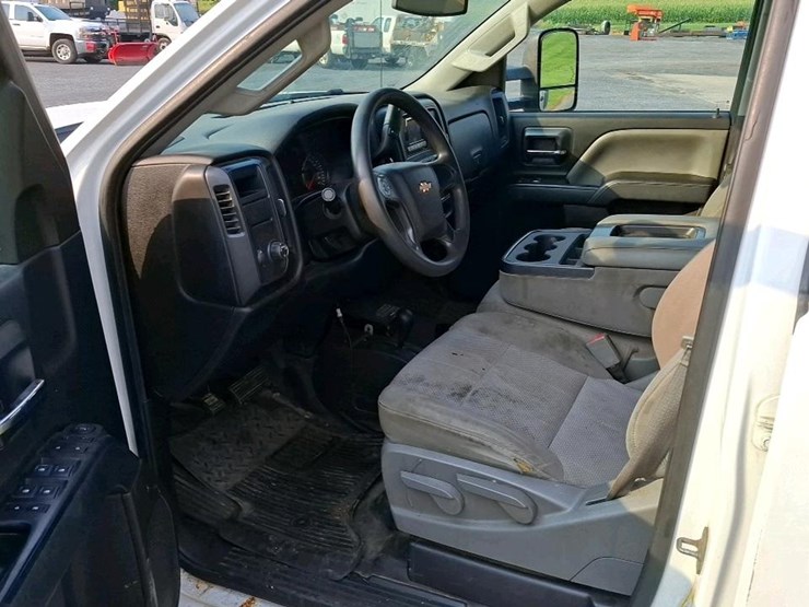 2015-chevrolet-2500-image-11