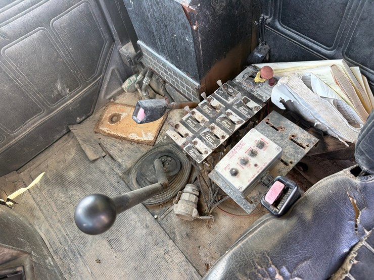 2000-mack-dm690sx-image-20
