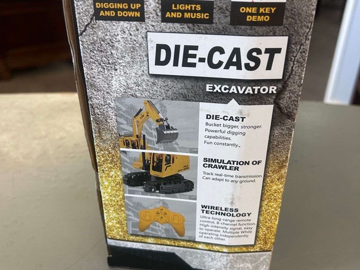 unused-remote-control-excavator-image-2