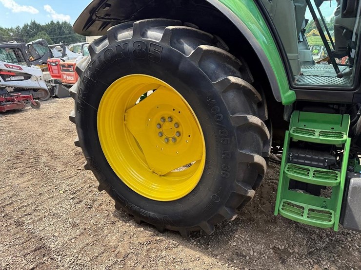 2020-john-deere-6110m-image-10