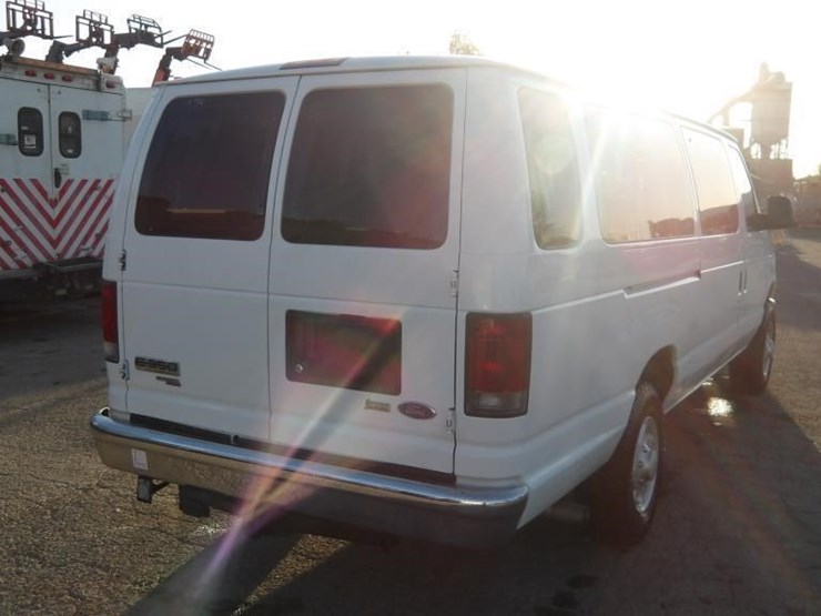 2009-ford-e350-image-3