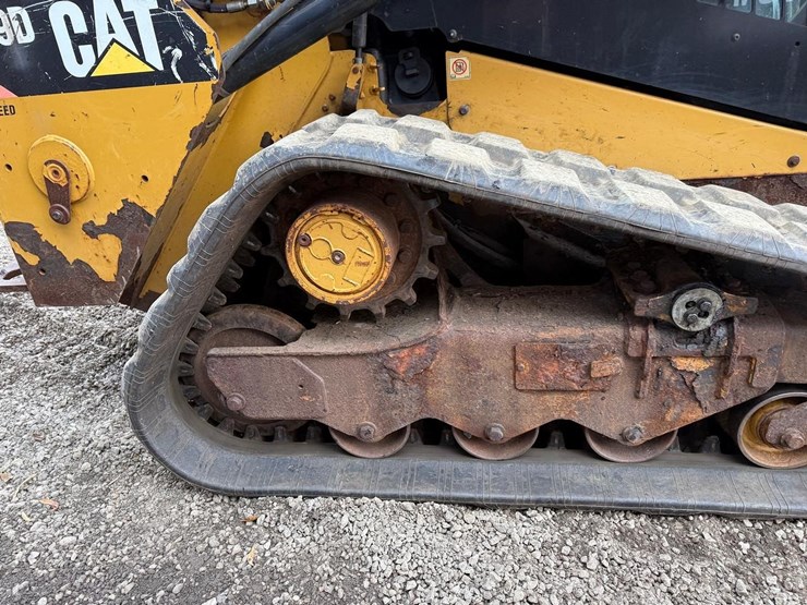 2015-caterpillar-259d-image-14