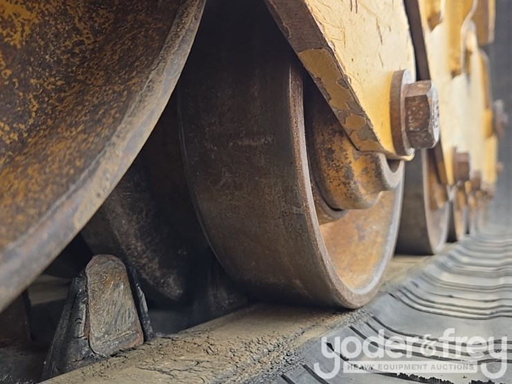 2020-caterpillar-289d3-image-12