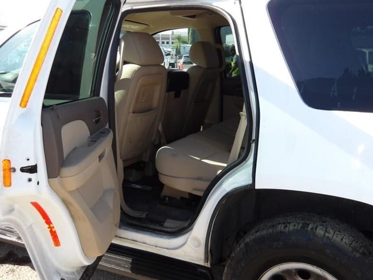 2014-chevrolet-tahoe-image-13