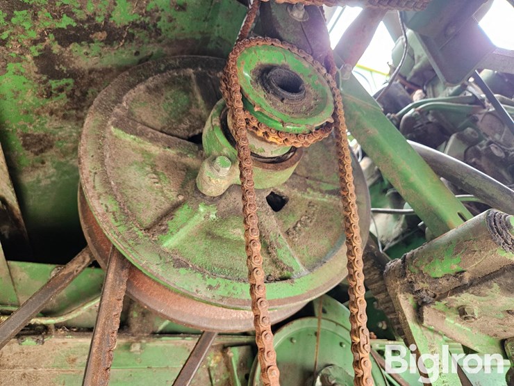1975-john-deere-3300-image-18