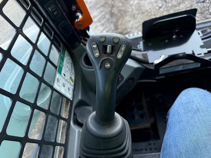 2023-bobcat-t595-image-27