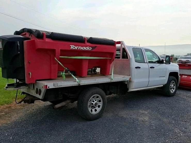 2015-chevrolet-2500-image-3