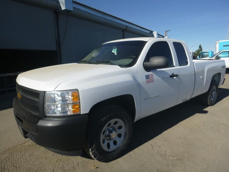 2013-chevrolet-1500-image-1