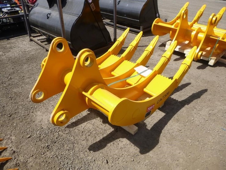 caterpillar-320-image-3