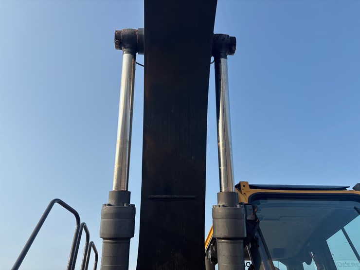 2022-deere-160g-lc-image-9