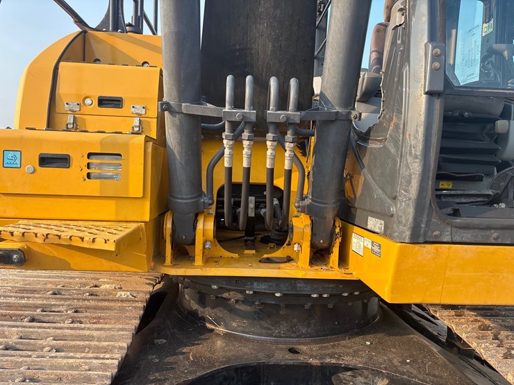 2022-deere-160g-lc-image-27