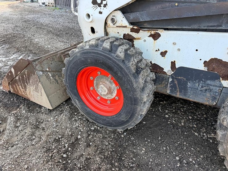 2011-bobcat-s750-image-16