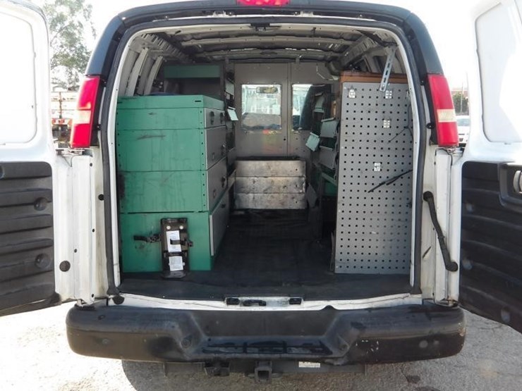 2014-chevrolet-express-3500-image-12