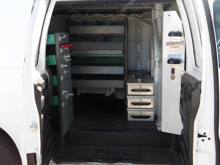 2014-chevrolet-express-3500-image-11