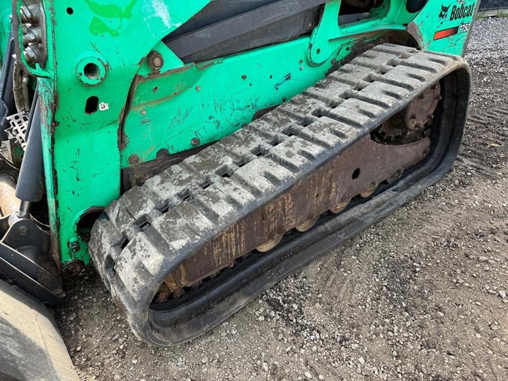 2011-bobcat-t750-image-13