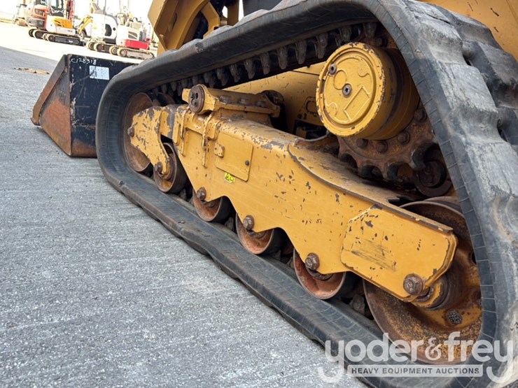 2021-caterpillar-259d3-image-11