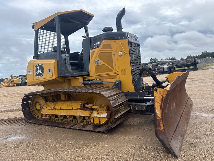 2022-deere-450k-lgp-image-3