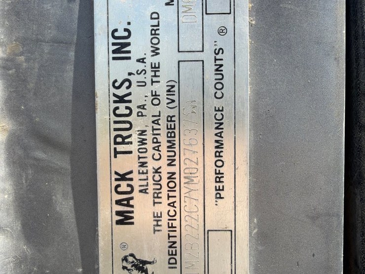 2000-mack-dm690sx-image-21