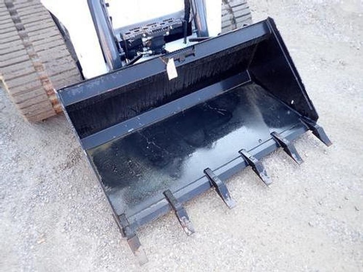 wildcat-60"-skid-steer-tooth-bucket-image-2