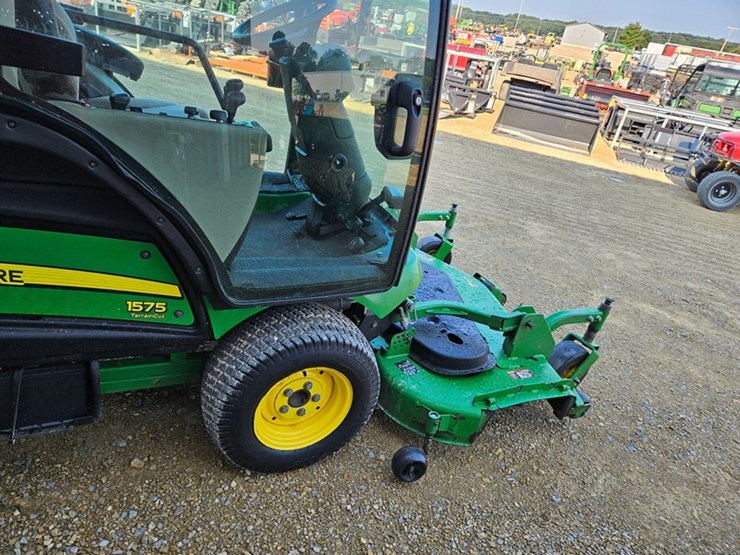 2015-john-deere-1575-image-24