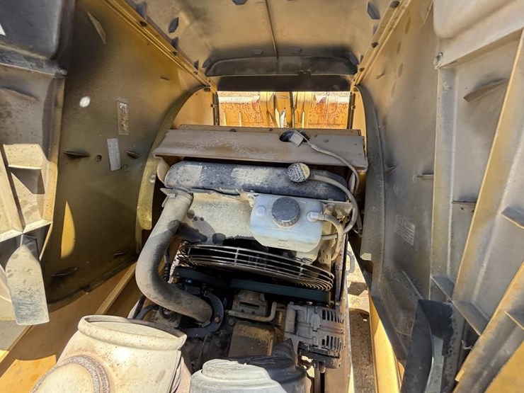 deere-410g-image-47