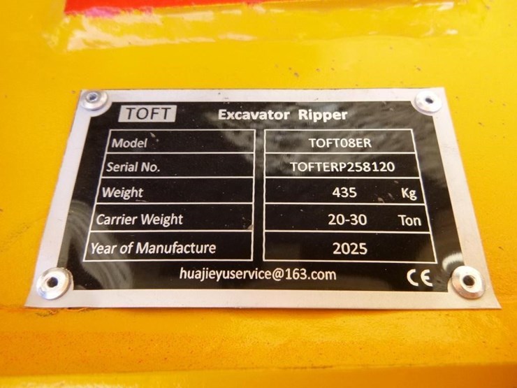 caterpillar-320-image-7