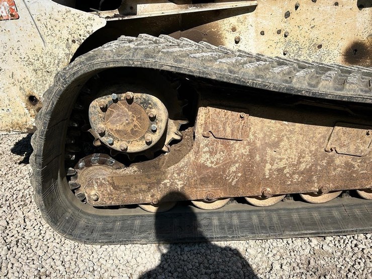 2006-bobcat-t300-image-15
