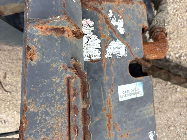 mcmillen-hydraulic-skid-steer-auger-attachment-image-4