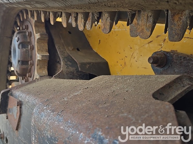 2018-deere-317g-image-15