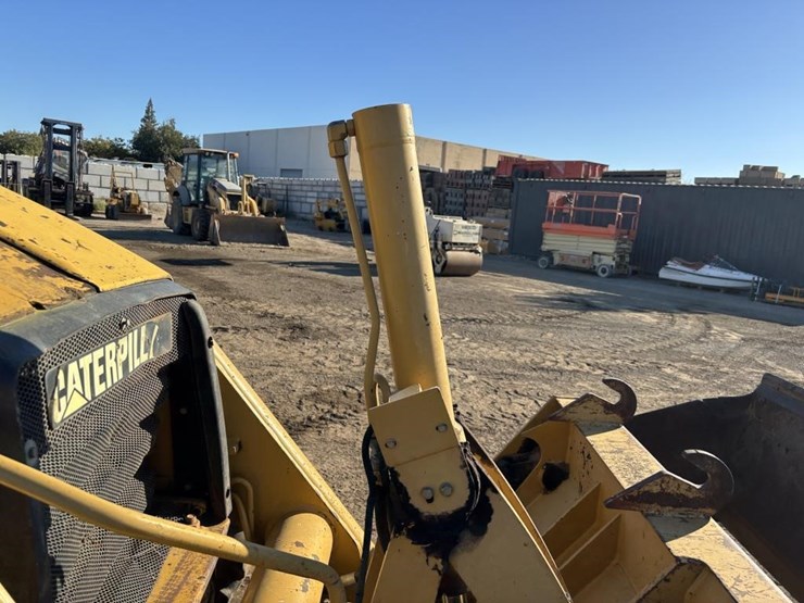 caterpillar-416c-image-17