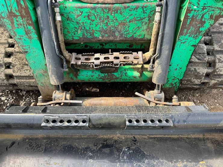 2011-bobcat-t750-image-11