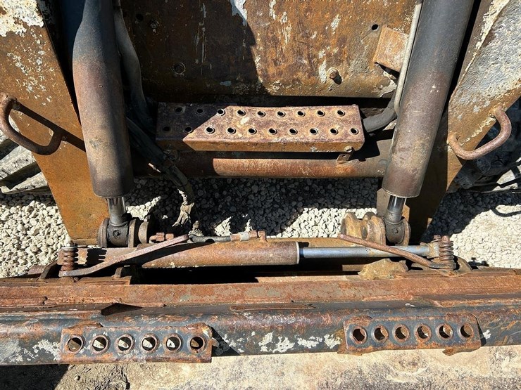 2006-bobcat-t300-image-10