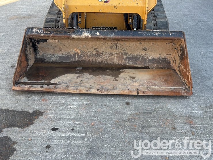 2021-caterpillar-259d3-image-17