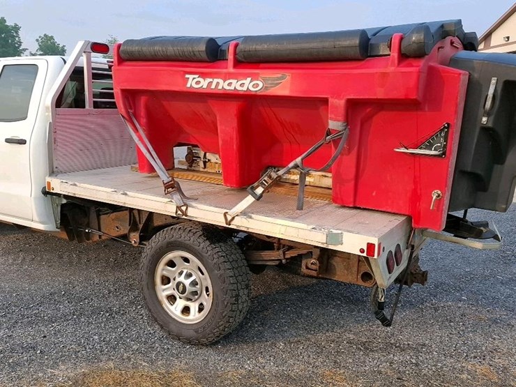 2015-chevrolet-2500-image-26